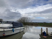 Up to 32' 10" / 10.00m mooring at Bardney Lock L1 available now